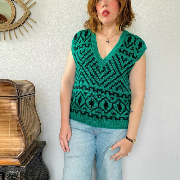 VTG Green Grey V-Neck Striped Sleeveless Knit Sweater Vest Medium UK 12/14 main image 1